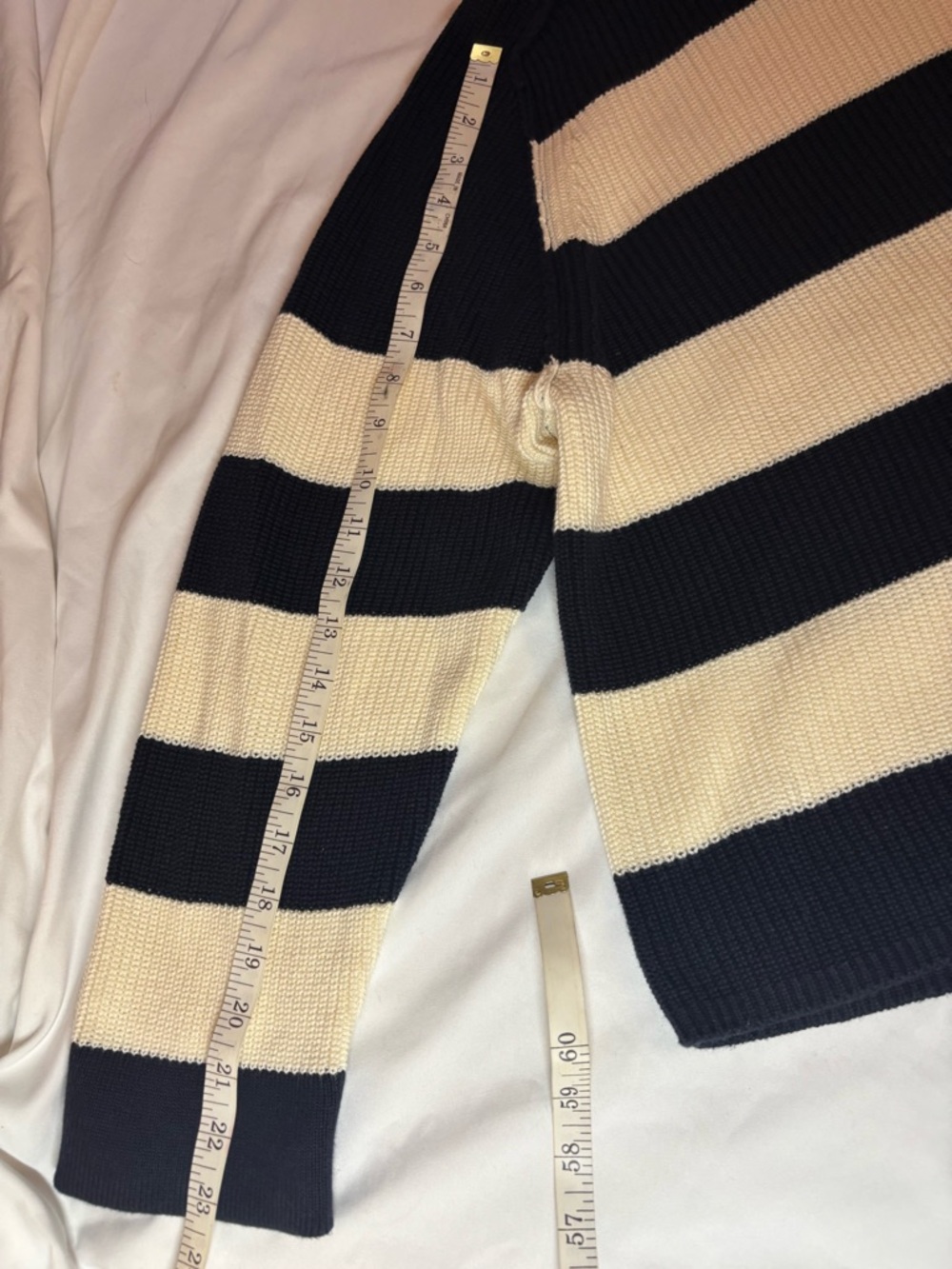 Tommy Hilfiger Wide-Striped Crewneck Sweater in Navy and Cream, size XL - Picture 7 of 9